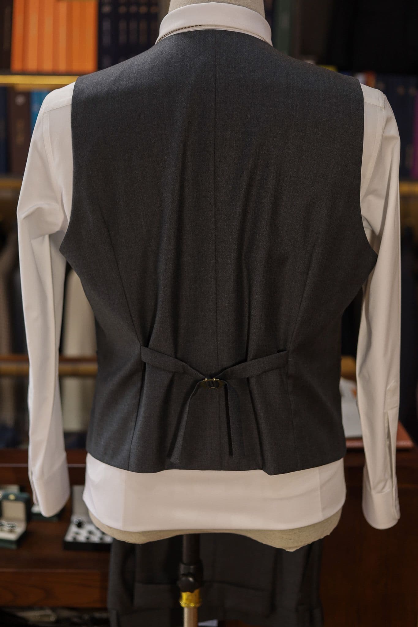 vbc-perennial-dark-grey-3-pieces-suit