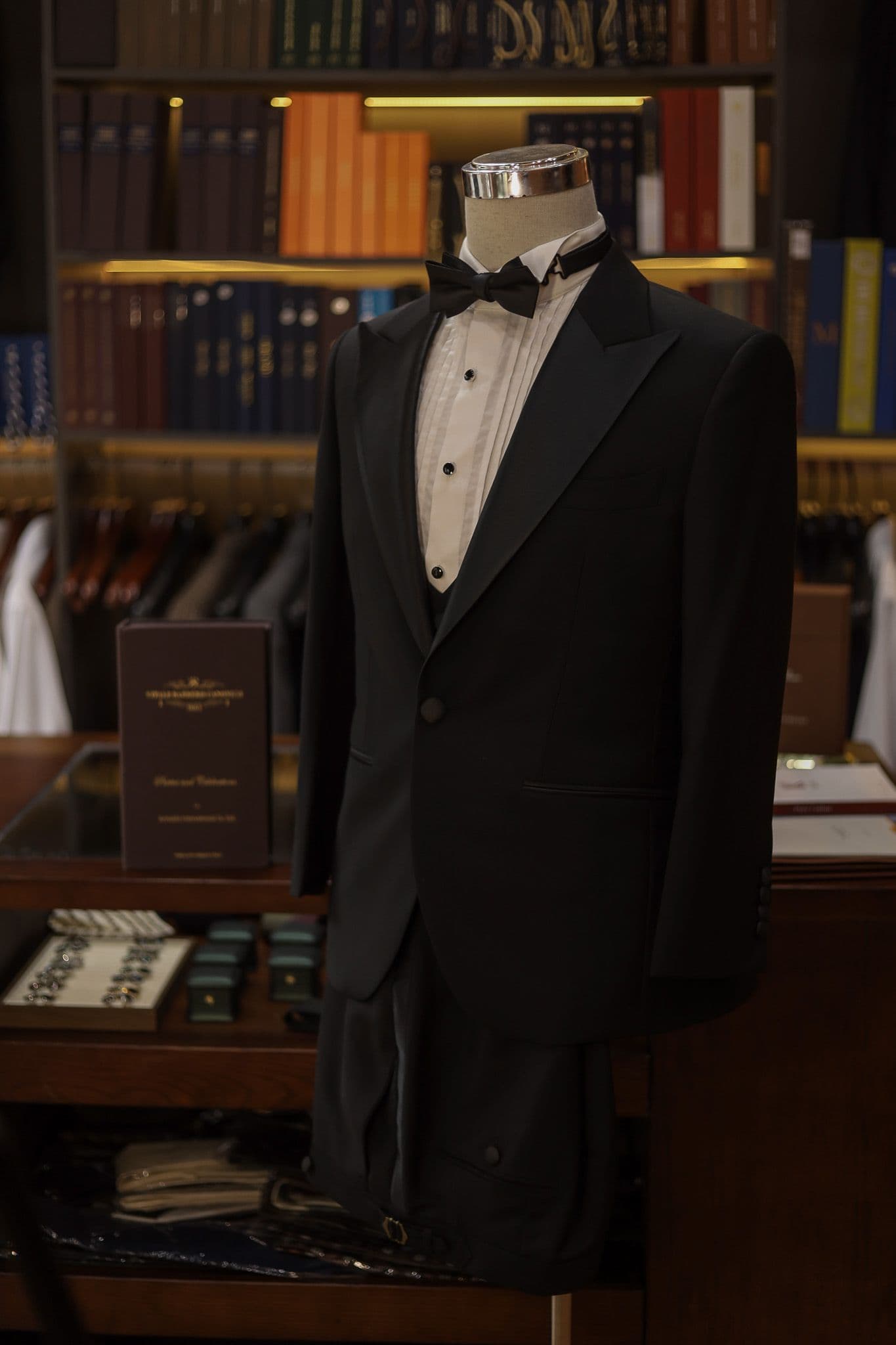 vbc-wool-mohair-black-tuxedo