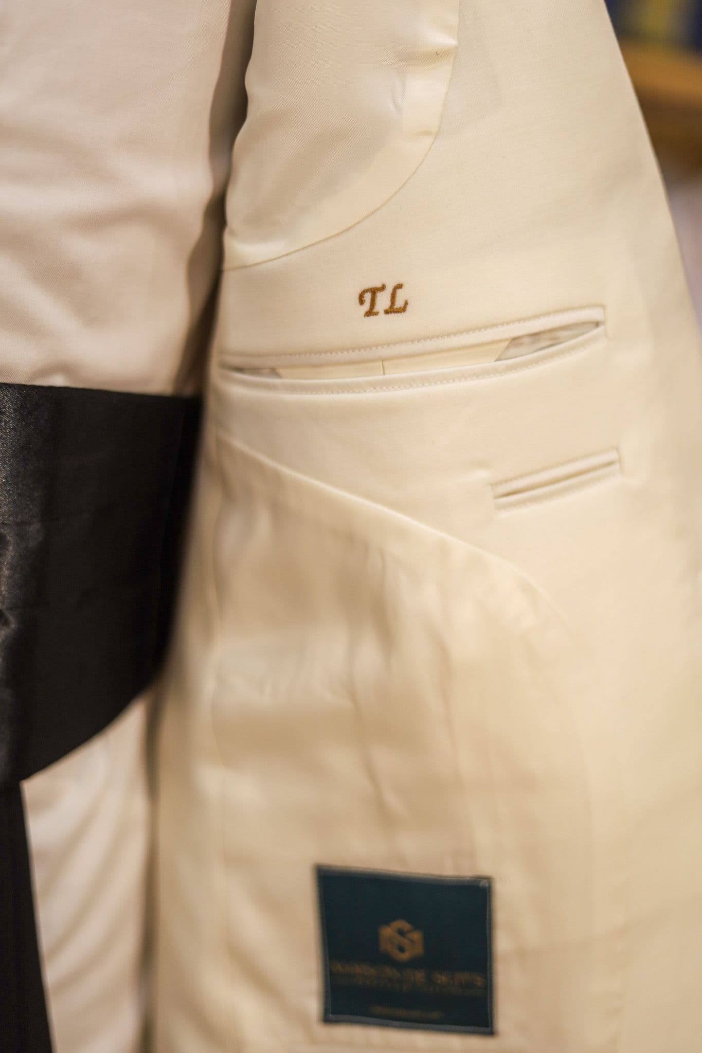 nobility-wool-white-tuxedo-shawl-lapel