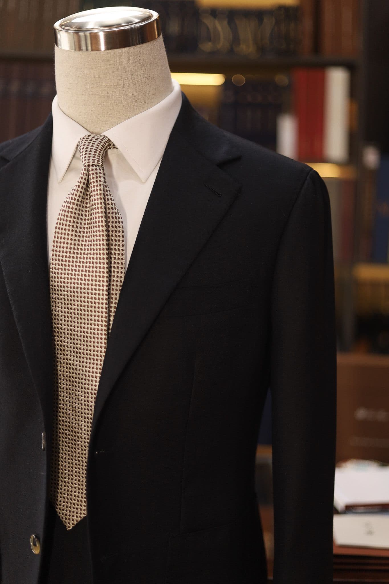 scabal-wool-cashmere-black-suit