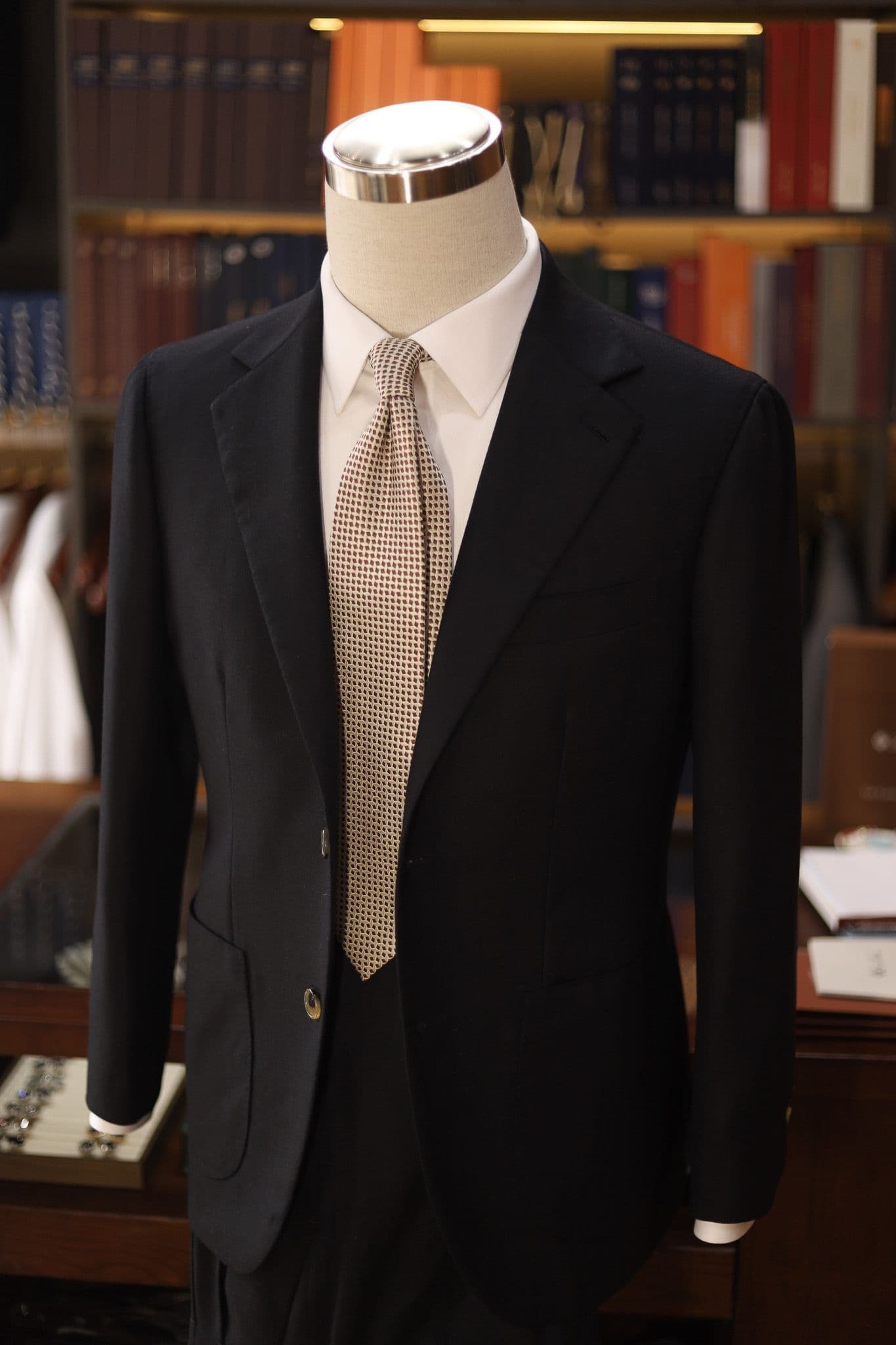 scabal-wool-cashmere-black-suit