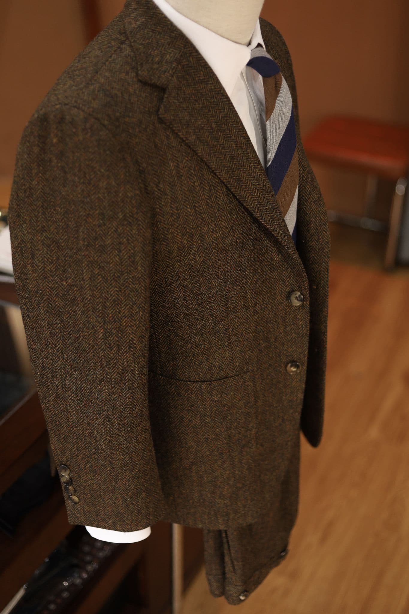 brown-herringbone-holland-and-sherry-sherry-tweed-suit