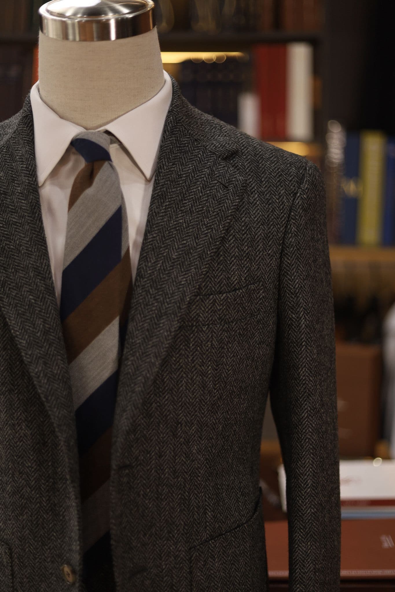 grey-herringbone-holland-and-sherry-sherry-tweed-suit